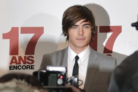 Ahora que ya es tarde nos arrepentimos ¿verdad Zac Efron?