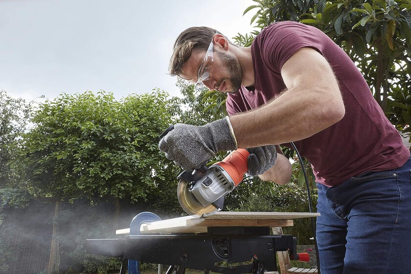 https://www.compradiccion.com/herramientas/atencion-manitas-amazon-tenemos-amoladora-black-decker-poco-20-euros
