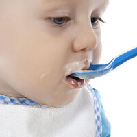 De la lactancia a la cuchara: siete consejos para que el bebé acepte bien este importante cambio en su alimentación