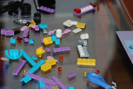 Hemos probado en casa el fantastico descapotable de Stephanie, uno de los juguetes de Lego Friends