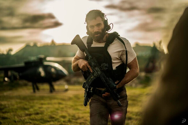 Zack Snyder ha hecho por fin la peli que quería hacer sin nadie vigilándole, y a lo mejor no ha sido buena idea