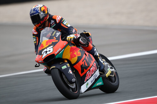 Raúl Fernández no se rinde: remonta en Assen para llevarse una victoria épica que le reengancha al mundial