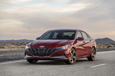 El Hyundai Elantra 2022 ya tiene precio en México: lo apuesta por todo por diseño y tecnología