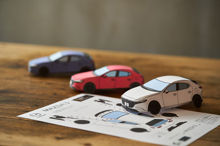 Arma tu propio Mazda3 o MX-5 con estos planos de origami que puedes descargar gratis