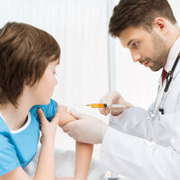 Se acerca el momento de hablar de la vacuna del coronavirus con los niños, ¿pero cómo hacerlo?