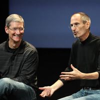 Steve Jobs te podía destrozar a gritos en una reunión. Tim Cook solo necesitaba una hoja de cálculo y cuatro palabras para que la sala empezara a sudar