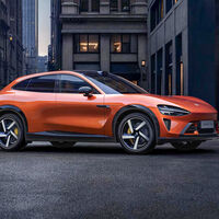 Ya está aquí el Xiaomi YU7, un SUV de lujo con un pantallón de más de un metro con el que China quiere hundir a Porsche