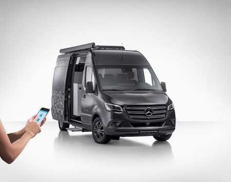 Mercedes Sprinter Connected Home, una casa inteligente sobre ruedas para los geeks aventureros