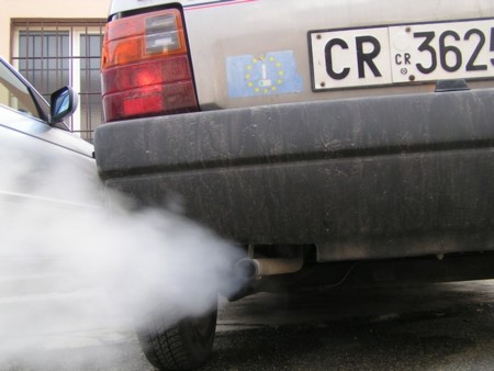 La reducción de emisiones de CO<sub>2</sub> de los fabricantes en 2014 se queda en 3,3 g/km