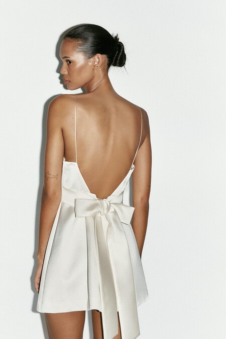 Vestido de lazos de Zara