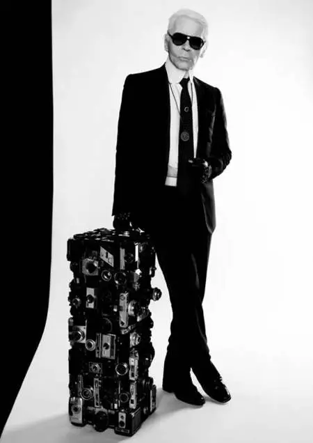 Karl Lagerfeld para Melissa: ¡o te encantan o te espantan!