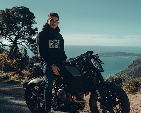 Así es la moto que ha diseñado Charles Leclerc, piloto de Fórmula 1: una Husqvarna Vitpilen 701 con 85 CV