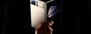 Si esta foto del Xiaomi MIX Fold 5 es auténtica, tenemos un nuevo paradigma de diseño en los móviles plegables