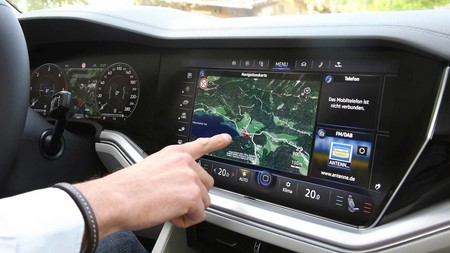¿La pantalla táctil es el peor invento en los autos?