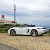 A Porsche se le atragantan los coches eléctricos: no dan con una batería aceptable para los futuros Cayman y Boxster