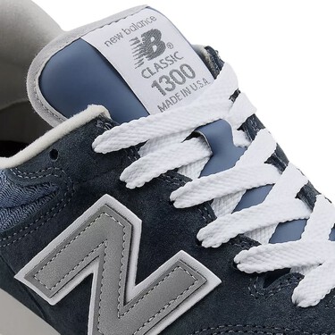 New Balance lo ha vuelto a hacer: 1300 "Navy" son las nuevas zapas que vas a vestir una y otra vez hasta que se deshagan