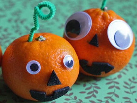 Calabazas de mandarina para decorar la mesa de Halloween