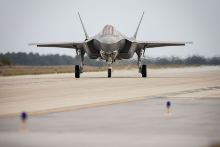 F 35 On Runway