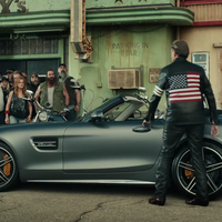 El Mercedes Benz AMG GT Roadster aparecerá en el Super Bowl... junto a unos motociclistas