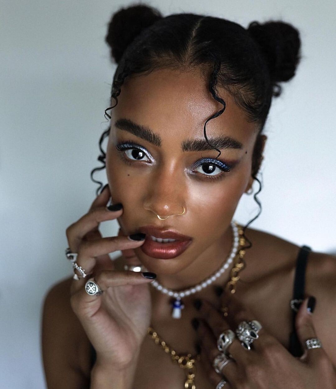 Siete peinados fáciles y rápidos para pelo rizado que tienen muchísimo ...