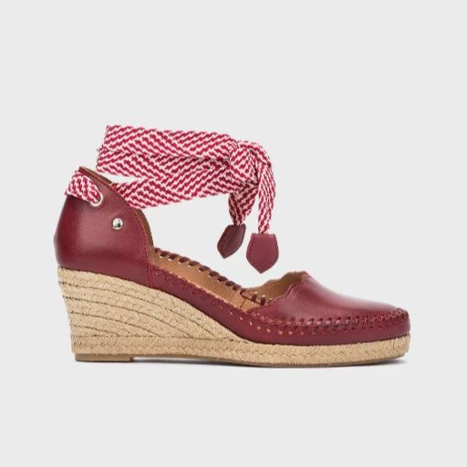 Pikolinos
Sandalias de mujer de piel con cintas para atar al tobillo