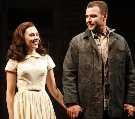 Scarlett Johansson se pasa al teatro