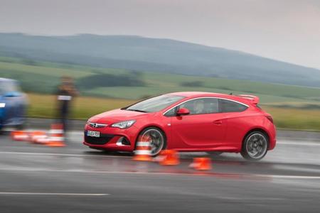 Opel Astra OPC, presentación y prueba en Pferdsfeld