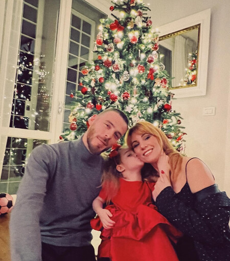 Edurne junto a De Gea y su hija Yanay en las Navidades de 2024