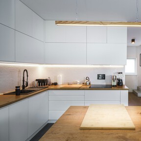 Lidl vende la solución para iluminar la encimera o los armarios de cocina por menos de 10 euros y sin cables