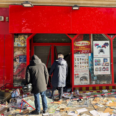 "Se acabó. Se lo han llevado todo". La devastadora imagen de las tiendas de videojuegos y coleccionismo tras el caos de Paris