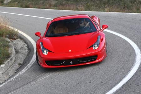 First World Problem: Quedarse atrapado en la cajuela de su Ferrari 458 Italia