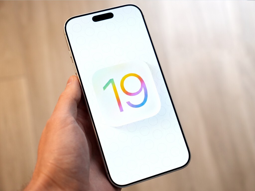 Sale a la luz un iPhone con iOS 19, el sistema operativo que nunca llegó a existir. Incluso deja pistas sobre lo que preparan para iOS 27