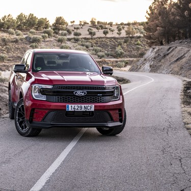 Probamos la Ford Ranger MS/RT: es una pick-up, es deportiva y es diésel. Tiene tan poco sentido que enamora