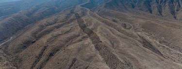Había miles de agujeros misteriosos alineados en Perú. No sabíamos por qué hasta que un dron los ha visto desde el aire