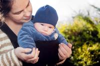 Porteo: no lleves a tu bebé mirando hacia fuera