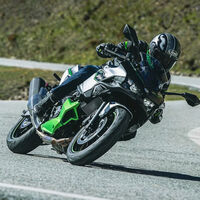 Las motos híbridas de Kawasaki iban a ser una revolución porque tiraban "como una 1.000 cc y consumían como una 250 cc". Un año después las han rebajado 7.000 euros 