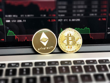 Este nuevo curso gratis de Codecademy te enseña cómo construir tu propia blockchain