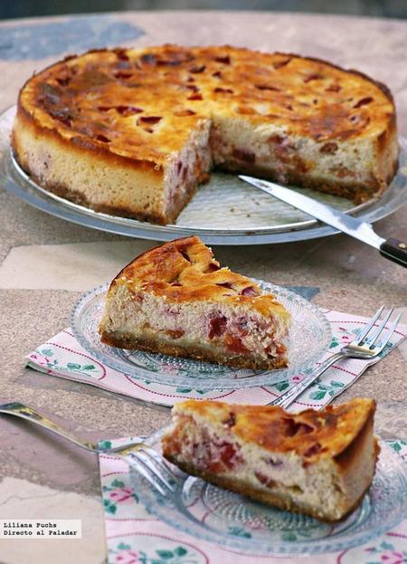 Tarta de queso fresco desnatado y ciruelas. Receta de postre