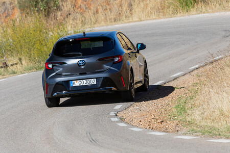 Toyotacorollaelectrichybrid202318 Easy Resize Com