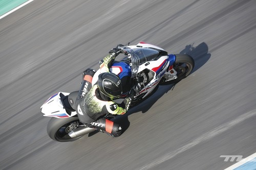 Siete consejos prácticos para entrar con tu moto en circuito por primera vez: aprendiendo sin agobios