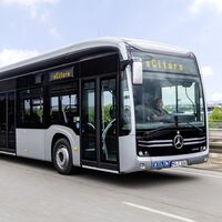 Mercedes-Benz pone (por fin) fecha de llegada a Europa a su autobús eléctrico con baterías de estado sólido 