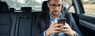 Con esta nueva función, podrás viajar en un coche y observar tu teléfono celular sin marearte