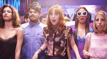 'Cómo sobrevivir a una despedida', tráiler final del debut de Manuela Moreno