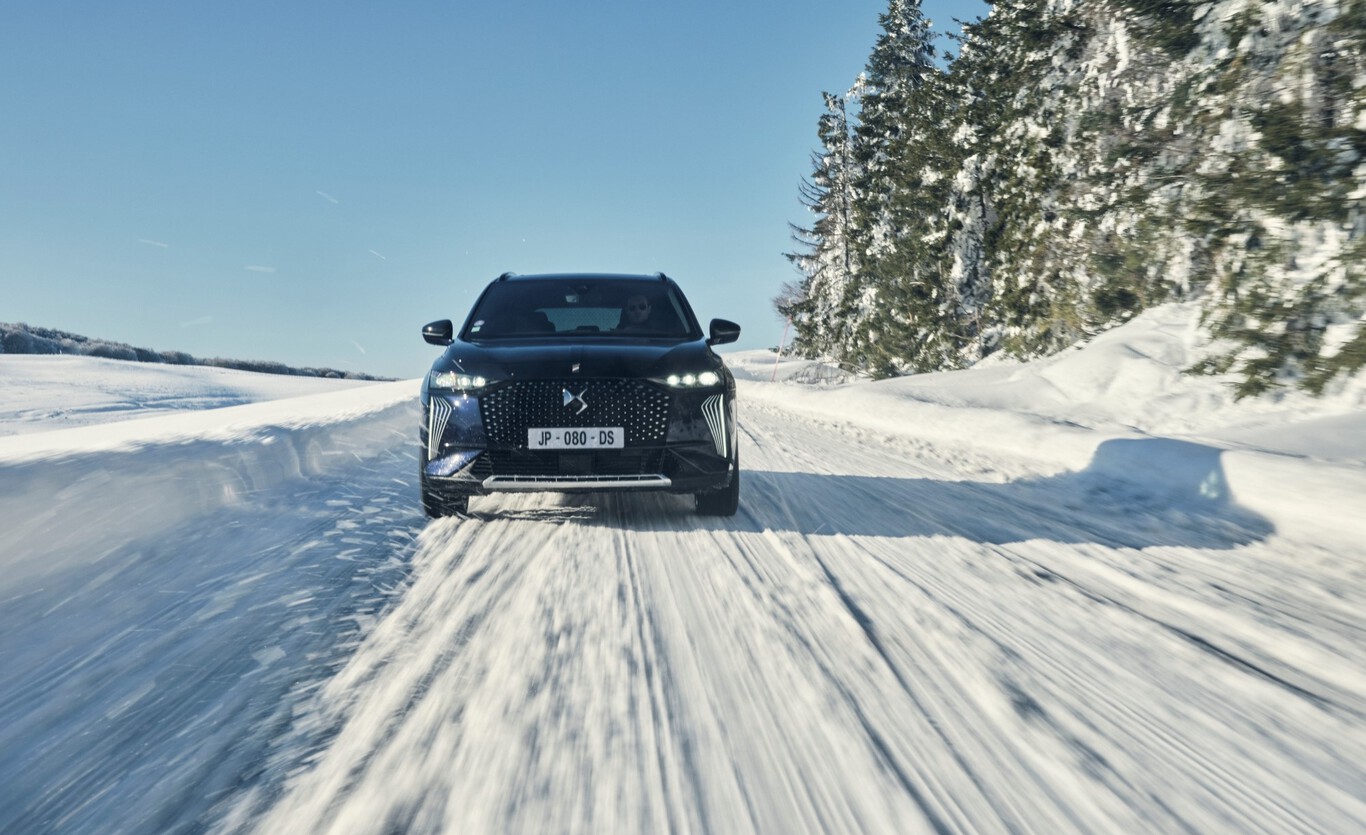 Probamos el DS 7 E-TENSE 4X4: un SUV híbrido enchufable bien equipado que me ha encantado para viajar, aunque no es el más barato
