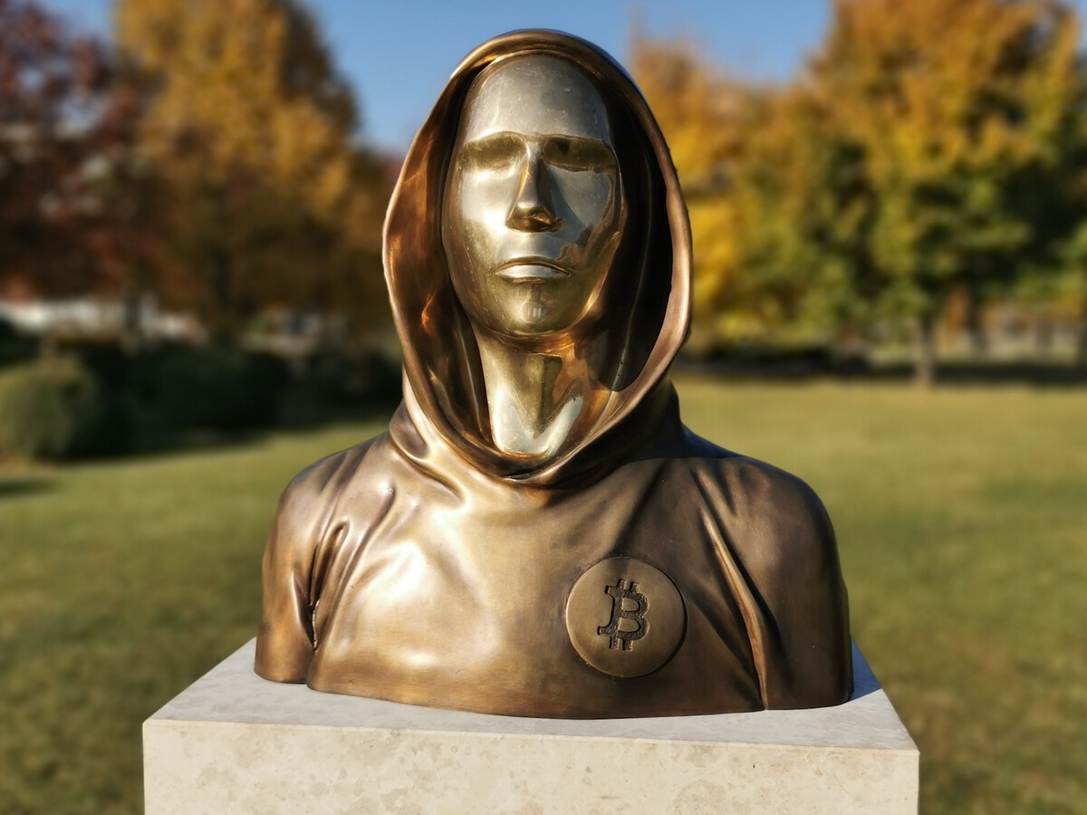 El creador de Bitcoin desapareció hace 13 años. Ahora su cuenta acaba de  recibir una transferencia millonaria