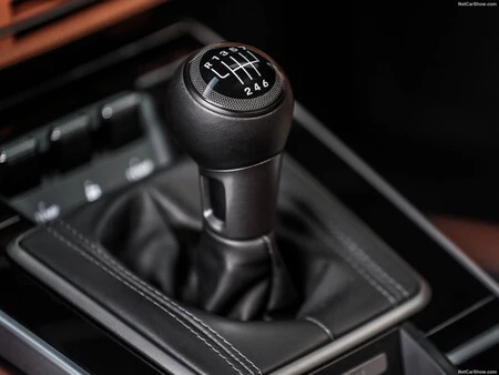 La caja de cambios manual camina hacia su extinción definitiva. Mercedes ya ha dado el primer paso