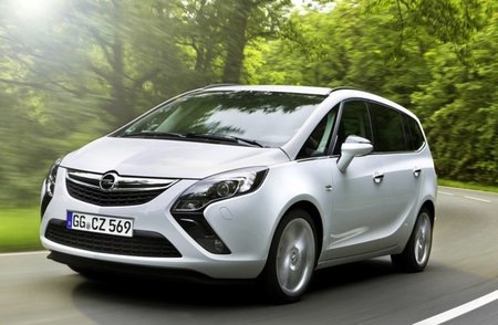 Opel-Zafira-Tourer-39