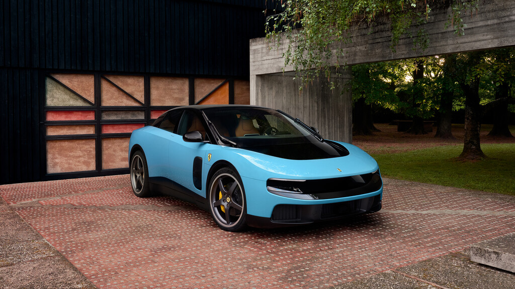 El Ferrari Luce inundó la red con sus memes. Ahora son ellos los que se ríen: han vendido todos y la compañía está mejor que nunca 
