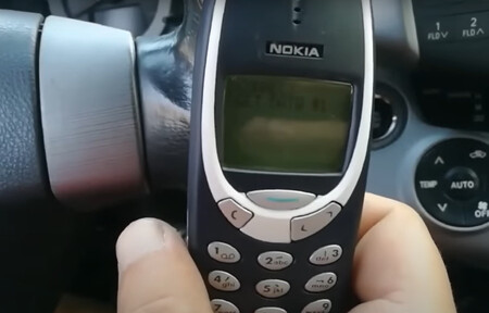 Robo Coche Nokia 3310