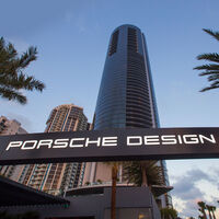 Porsche construyó uno de los rascacielos más altos y especiales de Miami. Tiene tan solo siete años y ya se está hundiendo a pie de playa
